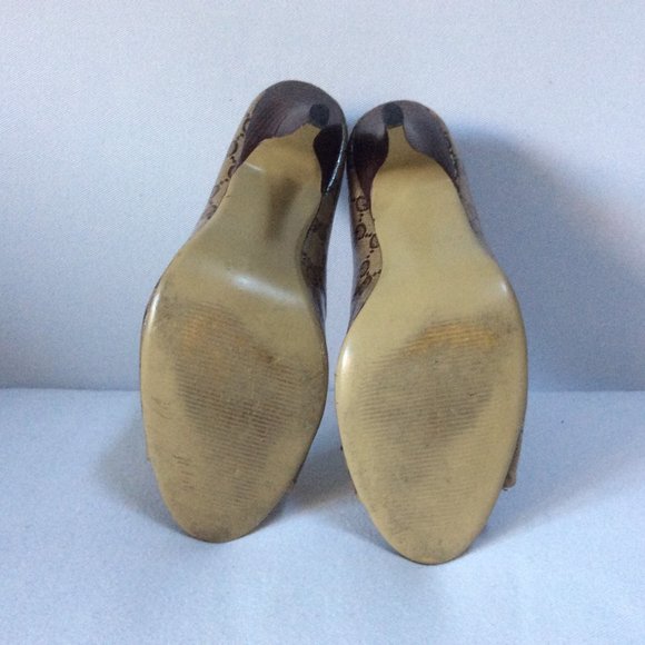 🌟🌸HOST PICK 🌟🌸 GUCCI MONOGRAM VINTAGE PEEP TOE PUMP CLASSIC Size 39/8 - Picture 5 of 6